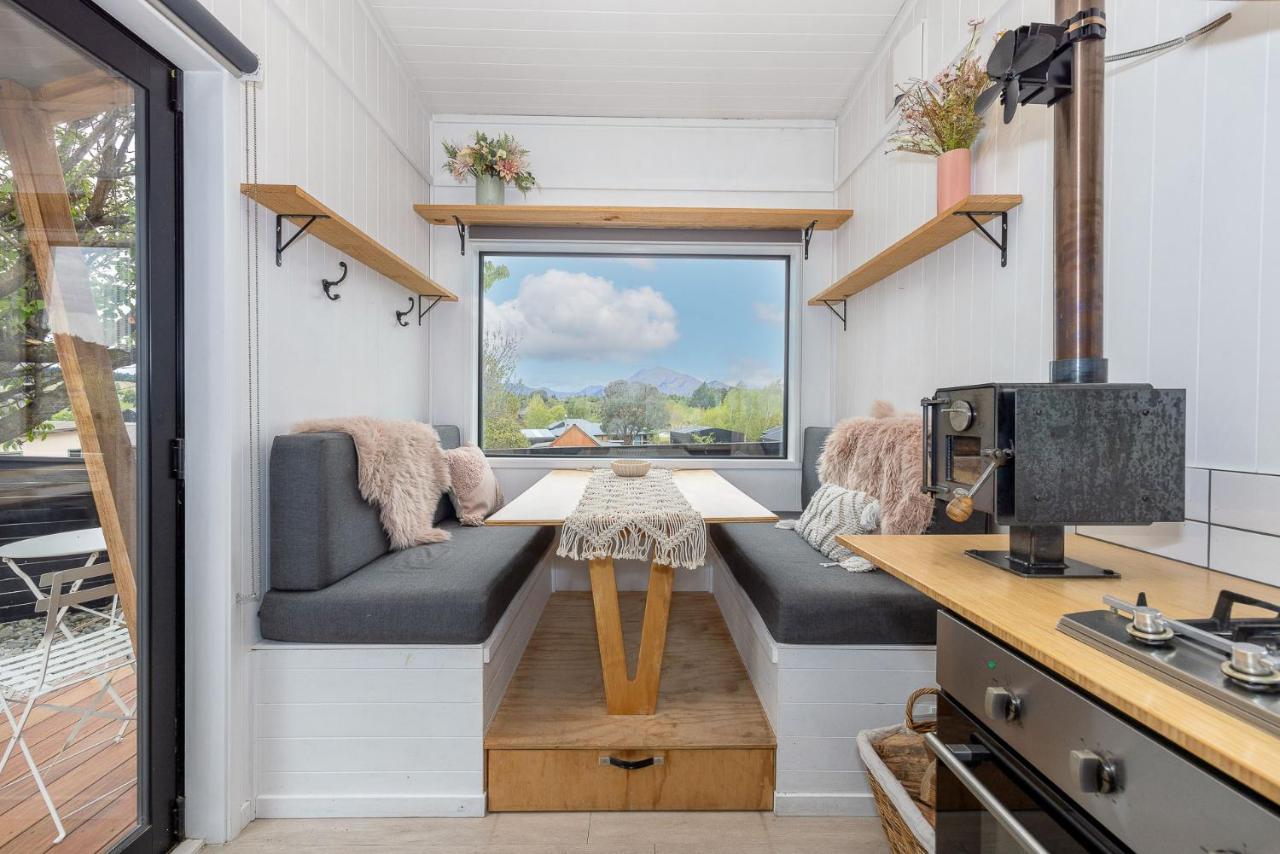 Tiny House With Mountain Views, Indoor And Outdoor Fire, Private Courtyard Garden Apartment วานากา ภายนอก รูปภาพ