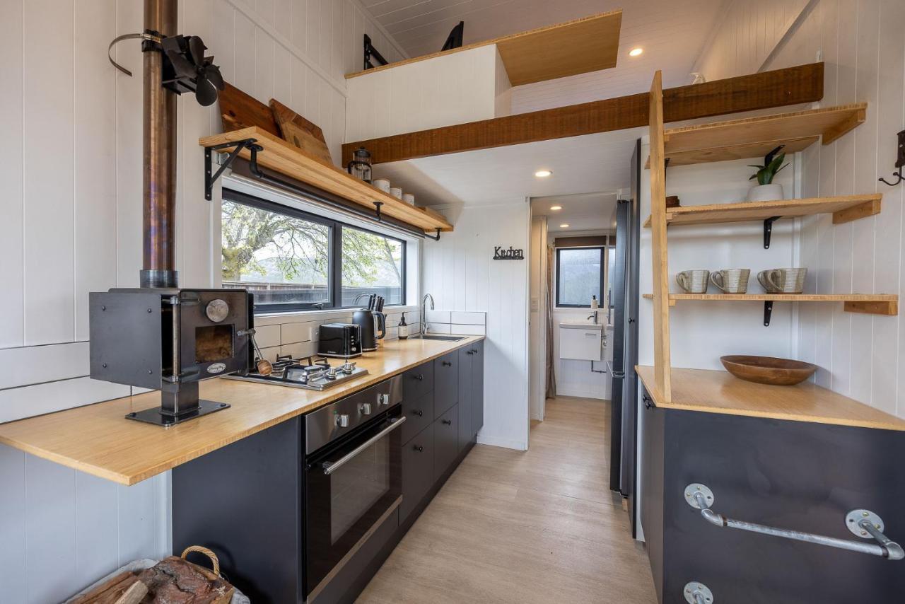 Tiny House With Mountain Views, Indoor And Outdoor Fire, Private Courtyard Garden Apartment วานากา ภายนอก รูปภาพ